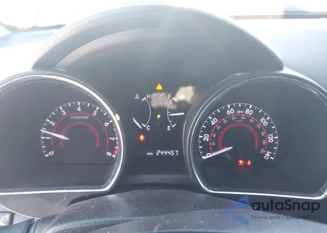 2013 Toyota Highlander Se V6 z USA, uszkodzony, nr VIN 5TDZK3EH3DS131802